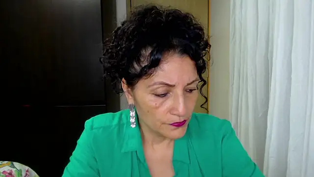 Snapshot of arianna_ros3 chatting on 1, 5, 2026 arianna ros3 online show from 1, 5, 2026