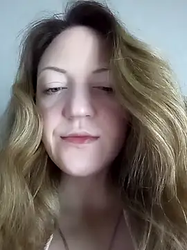 KattyLuuu online show from 5, 4, 2026