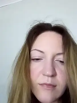 KattyLuuu online show from 15, 4, 2026