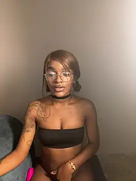 Snapshot of Zizi-campbel chatting on 19, 1, 2026 Zizi-campbel online show from 19, 1, 2026