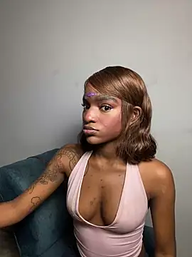 Snapshot of Zizi-campbel chatting on 2, 2, 2026 Zizi-campbel online show from 2, 2, 2026