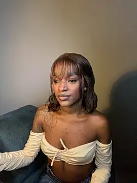 Snapshot of Zizi-campbel chatting on 6, 2, 2026 Zizi-campbel online show from 6, 2, 2026