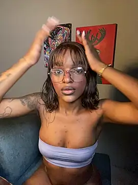 Snapshot of Zizi-campbel chatting on 12, 2, 2026 Zizi-campbel online show from 12, 2, 2026