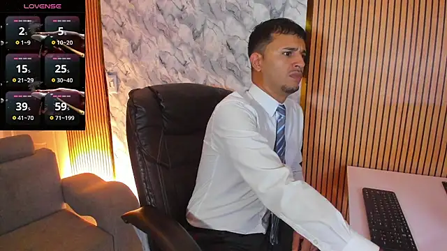 Snapshot of Hideintheoffice chatting on 27, 10, 2025 Hideintheoffice online show from 27, 10, 2025
