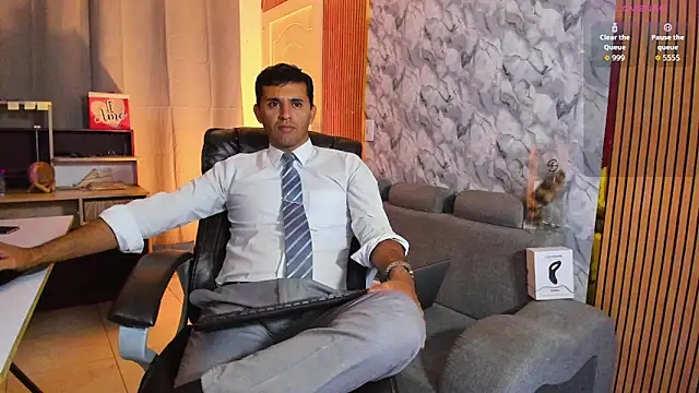 Hideintheoffice online show from 17, 2, 2026