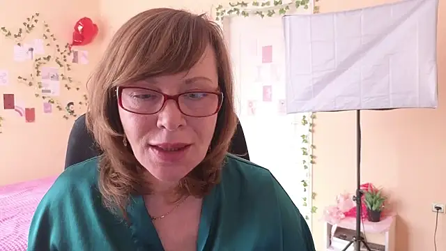 Snapshot of Miss_Moren chatting on 17, 3, 2026 Miss Moren online show from 17, 3, 2026