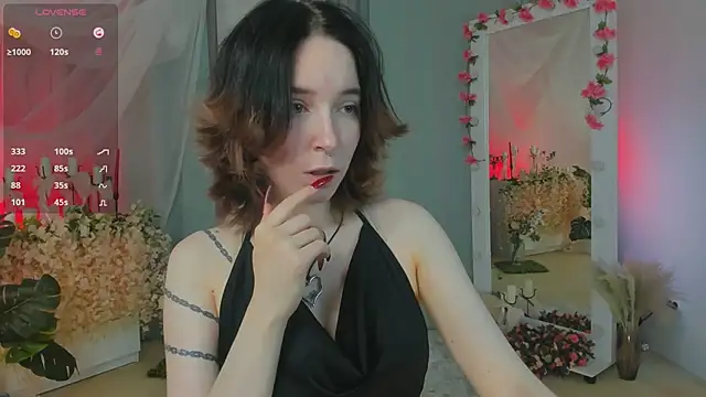 lilithlunna online show from 5, 3, 2025