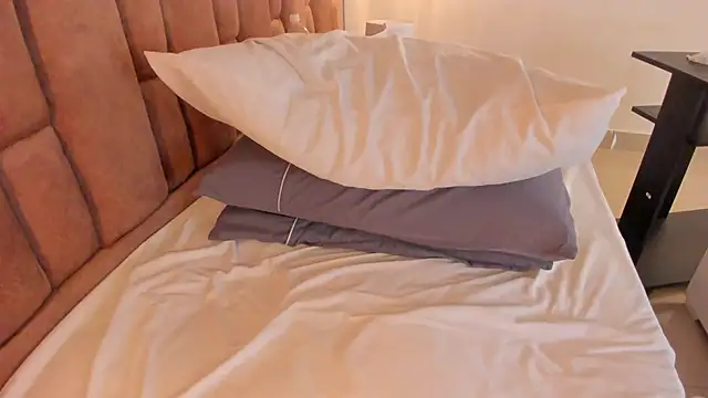 victoriaroyce1 online show from 8, 3, 2025