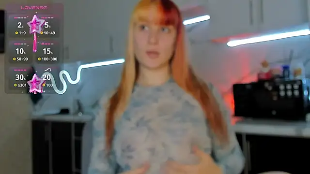 Snapshot of Sweet_white_chocolate chatting on 6, 11, 2025 Sweet white chocolate online show from 6, 11, 2025