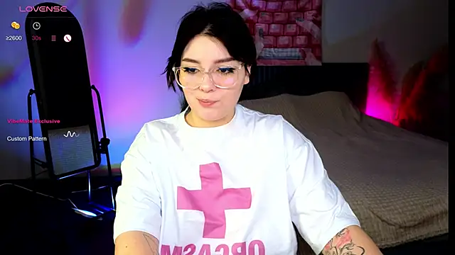 YumiYammy online show from 3, 1, 2025