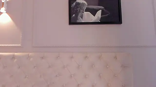 anniemartinezz online show from 4, 2, 2025