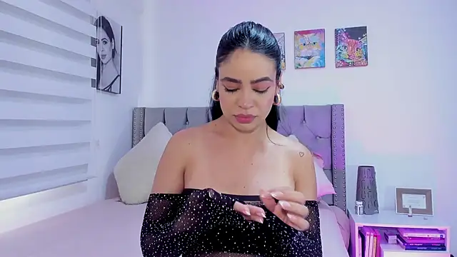 Snapshot of Sara_Leblanc chatting on 24, 1, 2025 Sara Leblanc online show from 24, 1, 2025
