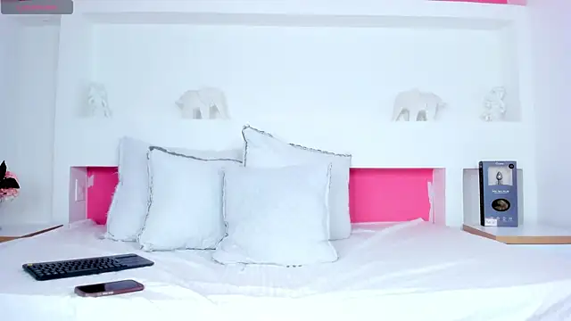 Snapshot of KendalPrince chatting on 22, 10, 2025 KendalPrince online show from 22, 10, 2025