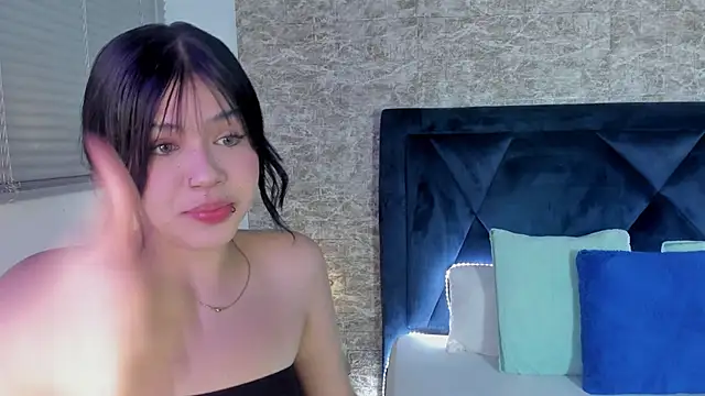 Lily Woodz online show from 9, 11, 2025