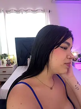 Lily Woodz online show from 4, 6, 2026
