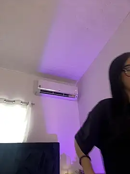Snapshot of Lily_Woodz chatting on 1, 7, 2026 Lily Woodz online show from 1, 7, 2026