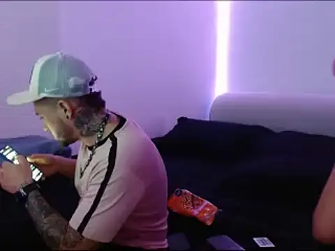 Snapshot of miia-liiam chatting on 3, 1, 2025 miia-liiam online show from 3, 1, 2025