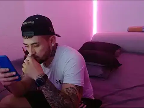 Snapshot of miia-liiam chatting on 9, 1, 2025 miia-liiam online show from 9, 1, 2025