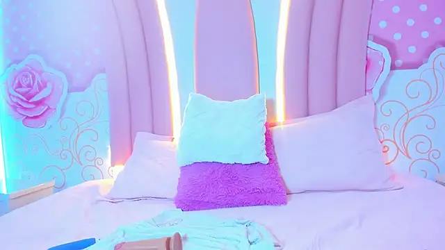 Lily Martinez online show from 26, 1, 2025