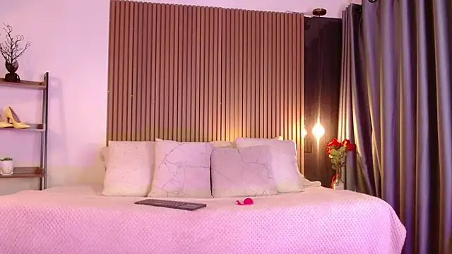 Sienna Blake  online show from 15, 11, 2025