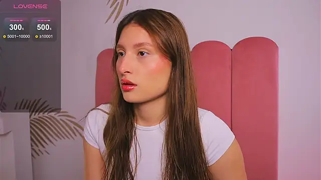 Daisha Riley online show from 5, 3, 2025