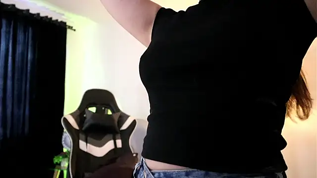 Daisha Riley online show from 17, 9, 2025