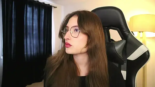 Daisha Riley online show from 11, 11, 2025