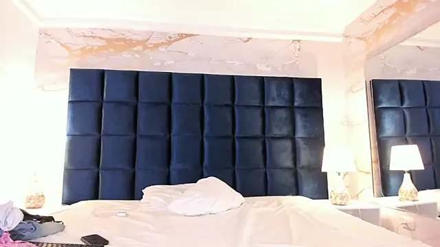 loladupont online show from 10, 3, 2026