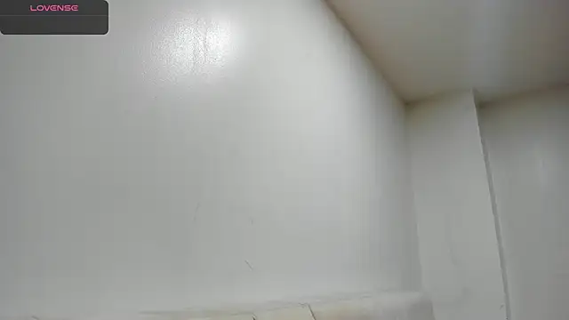 Snapshot of AbrilSonne chatting on 6, 3, 2025 AbrilSonne online show from 6, 3, 2025