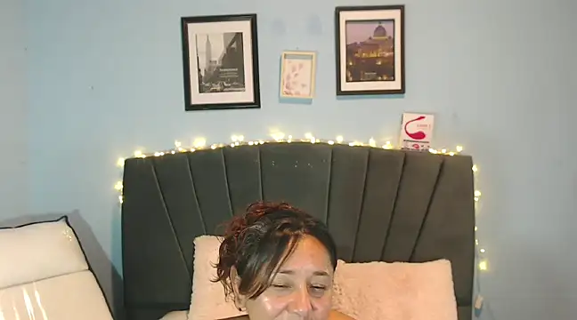 Snapshot of AngelRouss chatting on 24, 1, 2025 AngelRouss online show from 24, 1, 2025