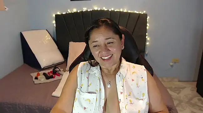 Snapshot of AngelRouss chatting on 27, 1, 2025 AngelRouss online show from 27, 1, 2025