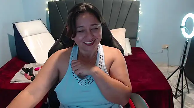 Snapshot of AngelRouss chatting on 10, 2, 2025 AngelRouss online show from 10, 2, 2025