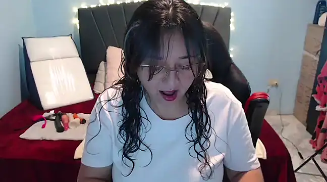 Snapshot of AngelRouss chatting on 21, 2, 2025 AngelRouss online show from 21, 2, 2025