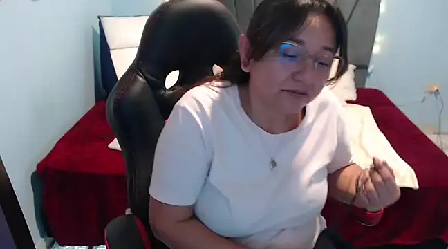 Snapshot of AngelRouss chatting on 21, 2, 2025 AngelRouss online show from 21, 2, 2025