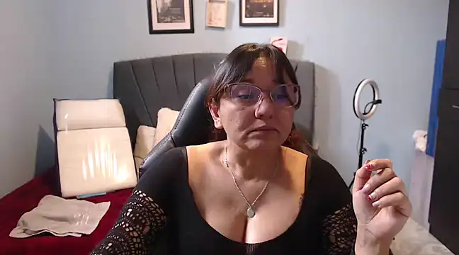 Snapshot of AngelRouss chatting on 25, 2, 2025 AngelRouss online show from 25, 2, 2025