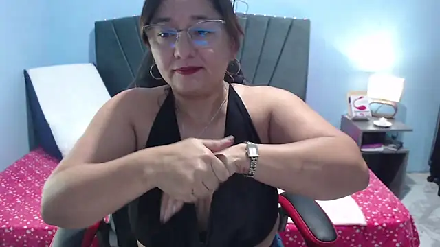 Snapshot of AngelRouss chatting on 13, 3, 2025 AngelRouss online show from 13, 3, 2025