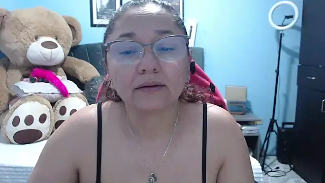 Snapshot of AngelRouss chatting on 25, 10, 2025 AngelRouss online show from 25, 10, 2025