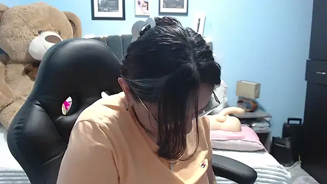 Snapshot of AngelRouss chatting on 31, 10, 2025 AngelRouss online show from 31, 10, 2025