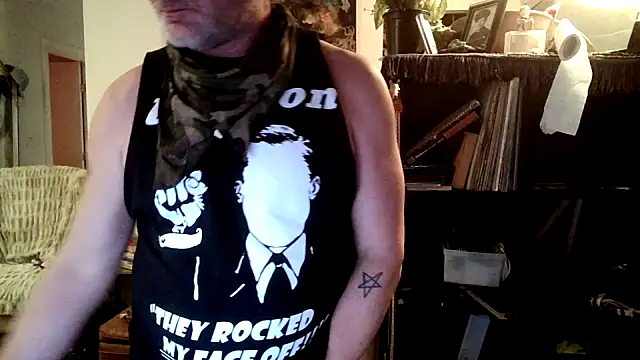 Snapshot of SilverandFox chatting on 14, 1, 2025 SilverandFox online show from 14, 1, 2025