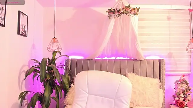 Snapshot of vanesa_moon__ chatting on 14, 2, 2025 vanesa moon online show from 14, 2, 2025