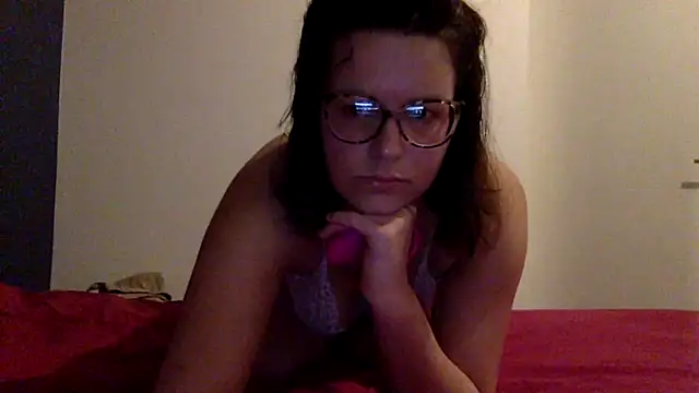 Snapshot of LolaGuess chatting on 11, 9, 2025 LolaGuess online show from 11, 9, 2025