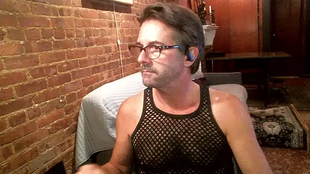 Johnny Bottoms online show from 6, 10, 2025