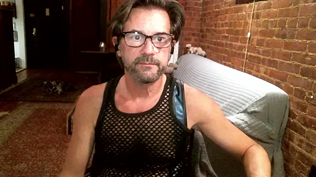 Johnny Bottoms online show from 4, 12, 2025