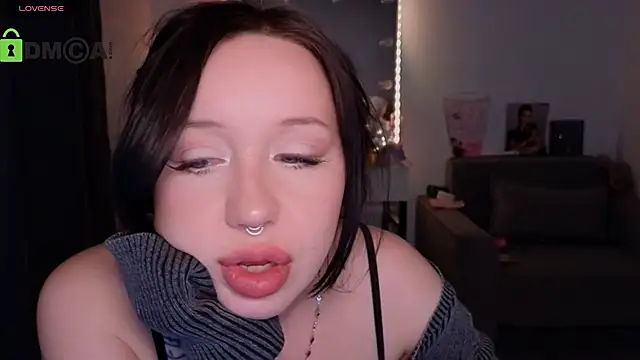 Snapshot of MoranaMissGod chatting on 4, 12, 2025 MoranaMissGod online show from 4, 12, 2025