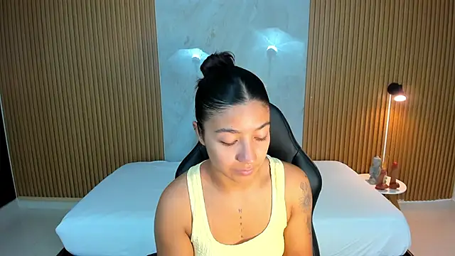 martina roldam online show from 7, 11, 2025