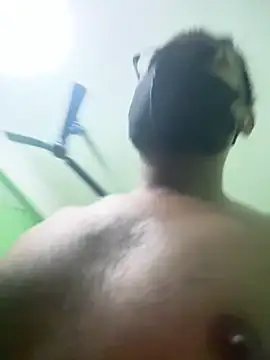 Snapshot of GildanK18 chatting on 8, 9, 2025 GildanK18 online show from 8, 9, 2025