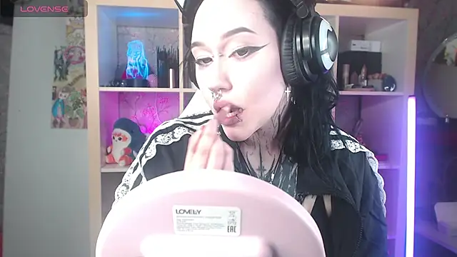 Snapshot of chloe_crystall_killer chatting on 9, 8, 2026 chloe crystall killer online show from 9, 8, 2026