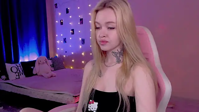 Snapshot of Naughty_Mable chatting on 22, 5, 2026 Naughty Mable online show from 22, 5, 2026