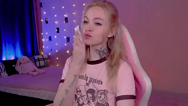 Snapshot of Naughty_Mable chatting on 12, 6, 2026 Naughty Mable online show from 12, 6, 2026