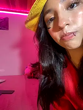 lauuraww online show from 23, 10, 2025